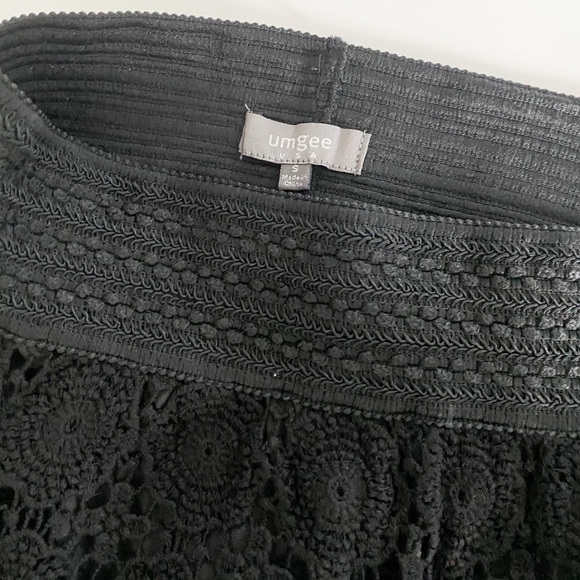 💖Umgee Black skirt with lace SM - Picture 2 of 4